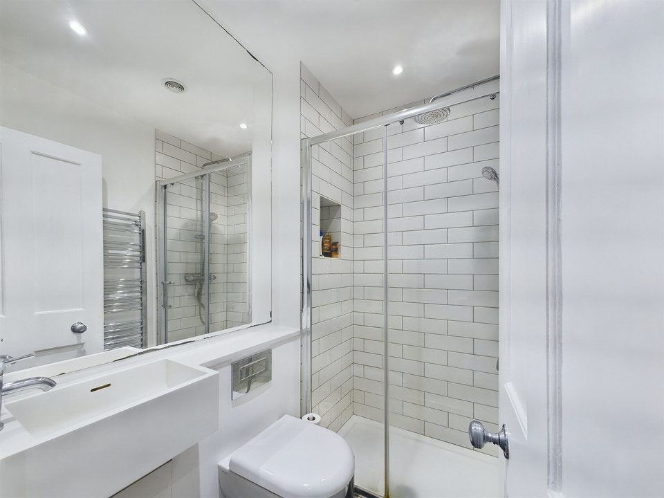 3 bed semi-detached house for sale in Swindon Road, Horsham - Property Image 24