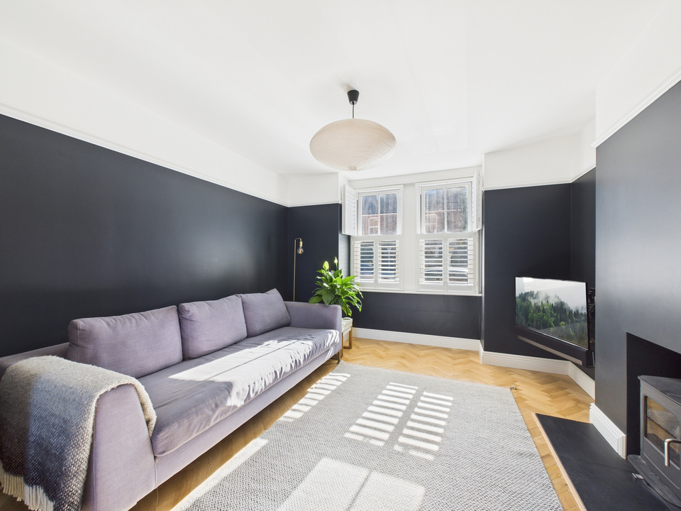 3 bed semi-detached house for sale in Swindon Road, Horsham - Property Image 14