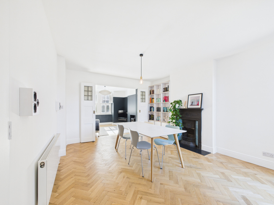 3 bed semi-detached house for sale in Swindon Road, Horsham - Property Image 16