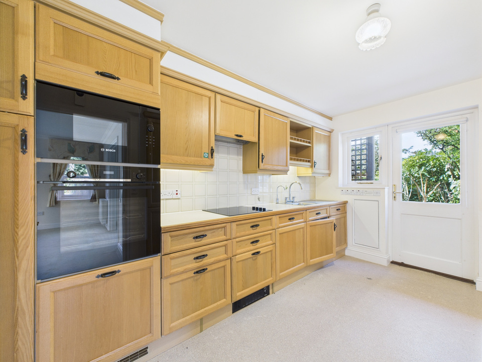 2 bed end of terrace house for sale in Bluecoat Pond, Christs Hospital - Property Image 3