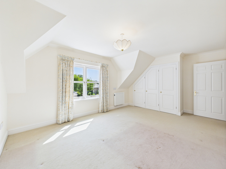 2 bed end of terrace house for sale in Bluecoat Pond, Christs Hospital - Property Image 9