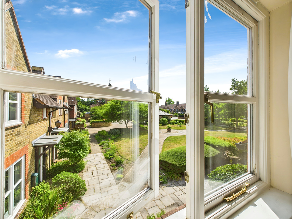 2 bed end of terrace house for sale in Bluecoat Pond, Christs Hospital - Property Image 16