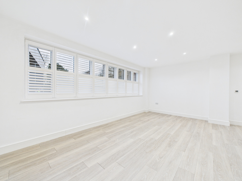 2 bed apartment for sale in Holmes Park, North Street, Horsham, West Sussex  - Property Image 11