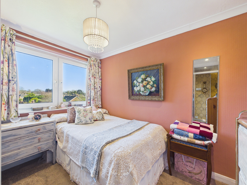 2 bed maisonette for sale in Cotswold Court, Horsham  - Property Image 14