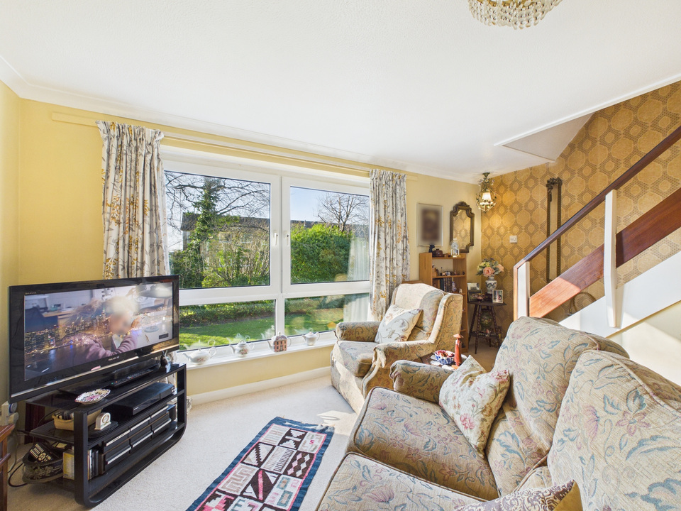 2 bed maisonette for sale in Cotswold Court, Horsham  - Property Image 11
