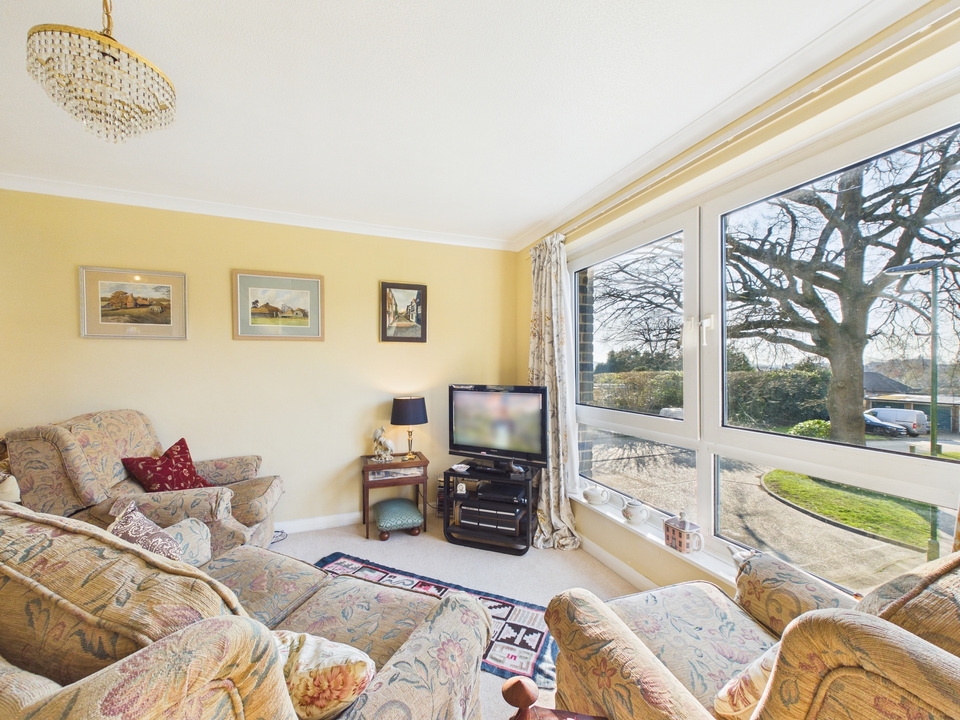 2 bed maisonette for sale in Cotswold Court, Horsham  - Property Image 10