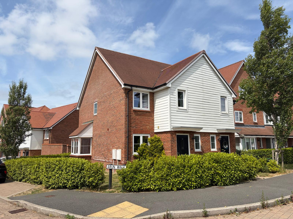 2 bed semi-detached house for sale in Stillwell Way, Faygate, Horsham  - Property Image 1