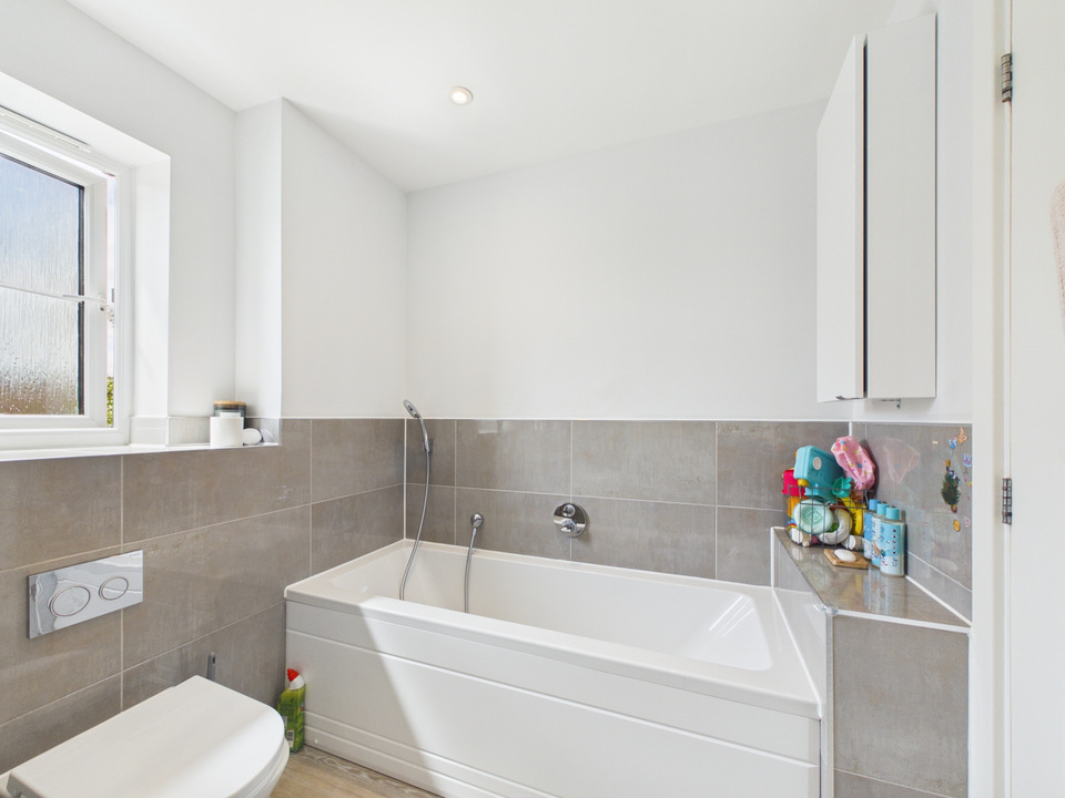 2 bed semi-detached house for sale in Stillwell Way, Faygate, Horsham  - Property Image 12