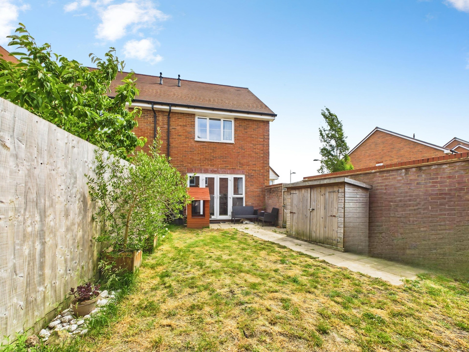 2 bed semi-detached house for sale in Stillwell Way, Faygate, Horsham  - Property Image 10