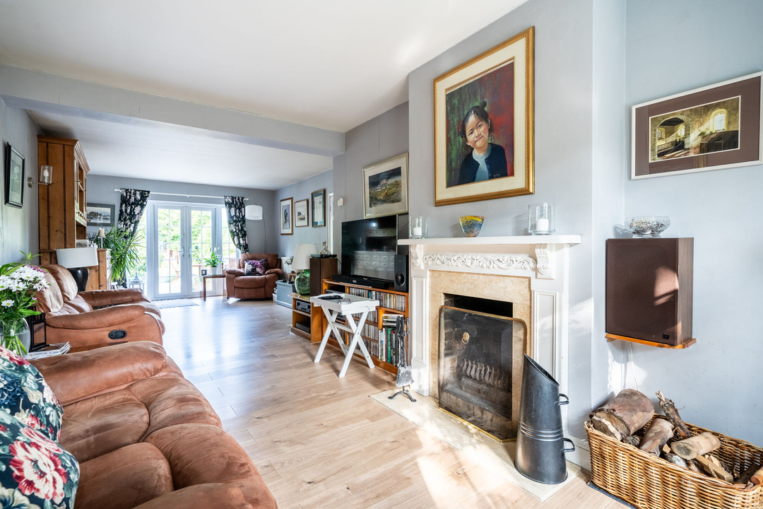 4 bed semi-detached house for sale in Naldretts Lane, Rudgwick - Property Image 2