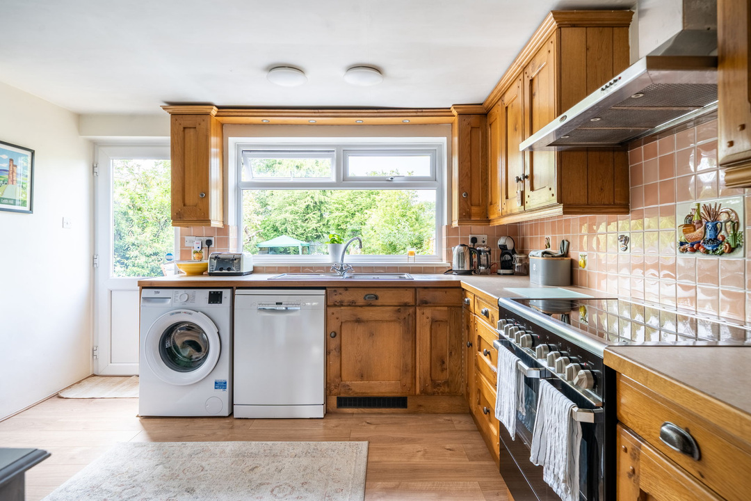 4 bed semi-detached house for sale in Naldretts Lane, Rudgwick - Property Image 4