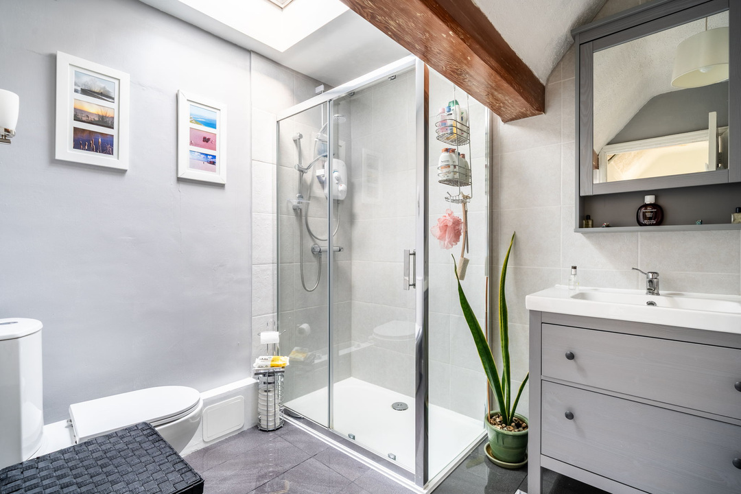 4 bed semi-detached house for sale in Naldretts Lane, Rudgwick - Property Image 7