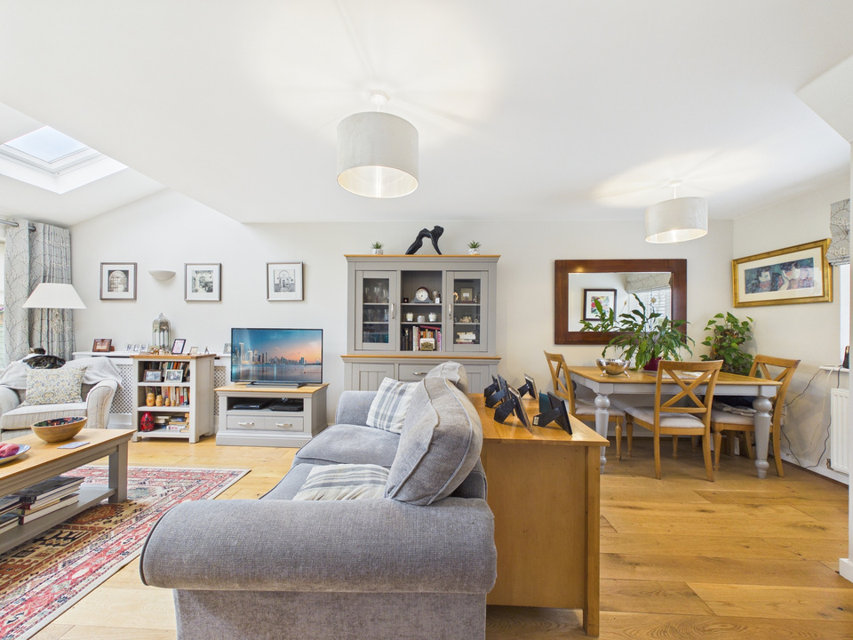 4 bed detached house for sale in Churchill Way, Broadbridge Heath, Horsham  - Property Image 4