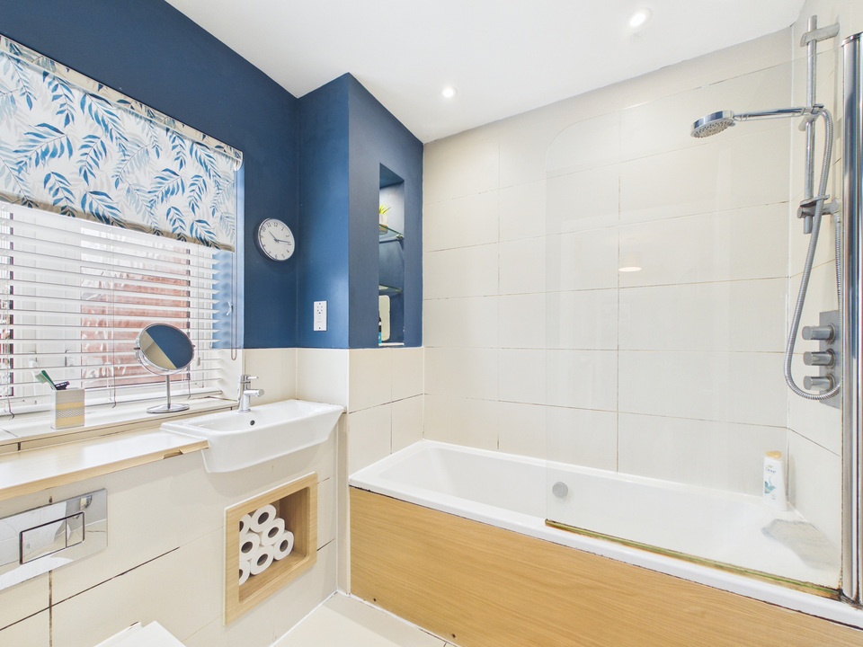 4 bed detached house for sale in Churchill Way, Broadbridge Heath, Horsham  - Property Image 7