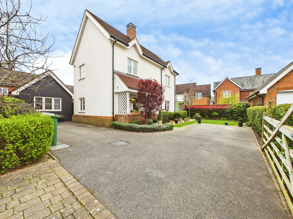 4 bed detached house for sale in Churchill Way, Broadbridge Heath, Horsham  - Property Image 11