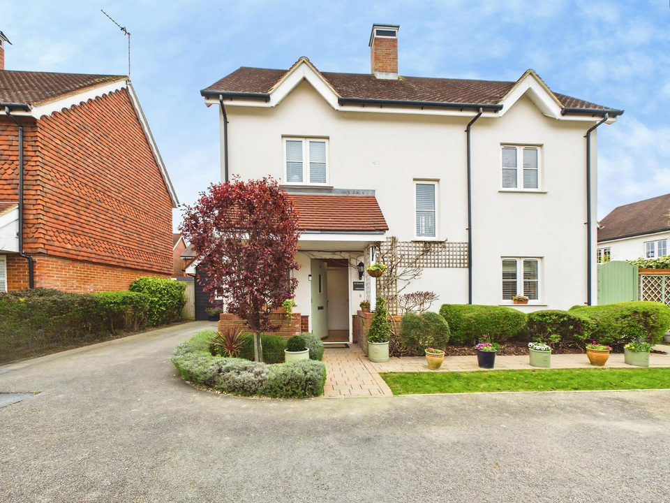 4 bed detached house for sale in Churchill Way, Broadbridge Heath, Horsham  - Property Image 12
