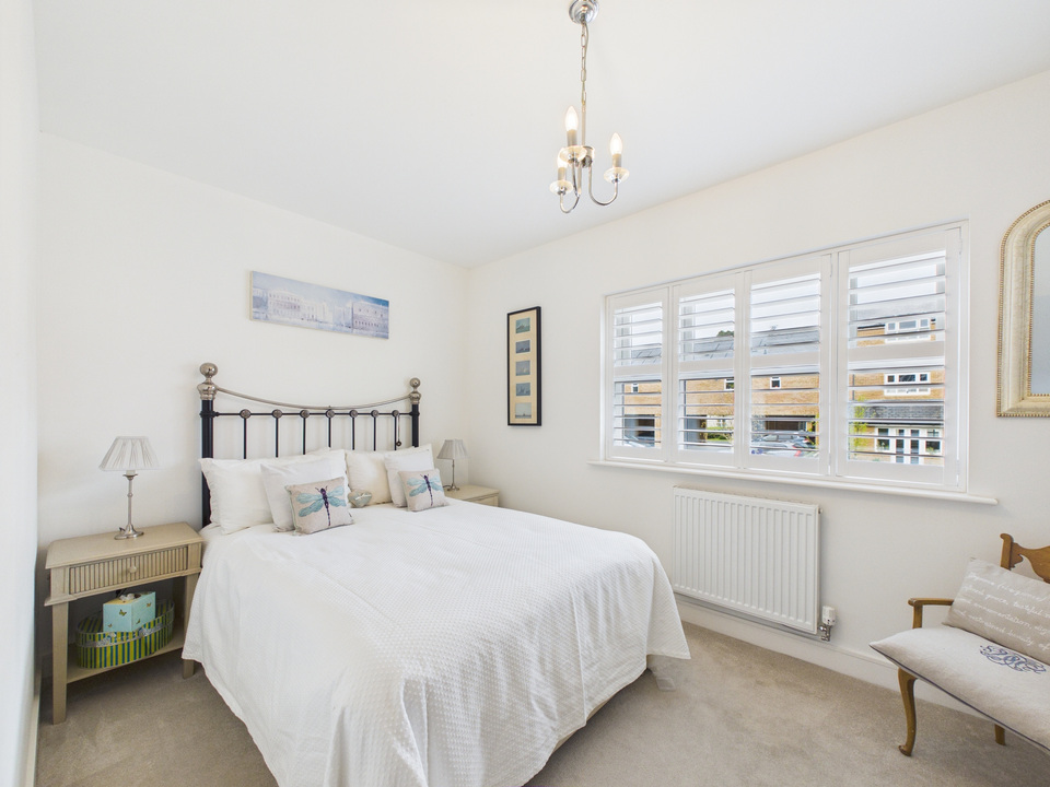 4 bed terraced house for sale in Parsonage Road, Horsham, West Sussex - Property Image 5