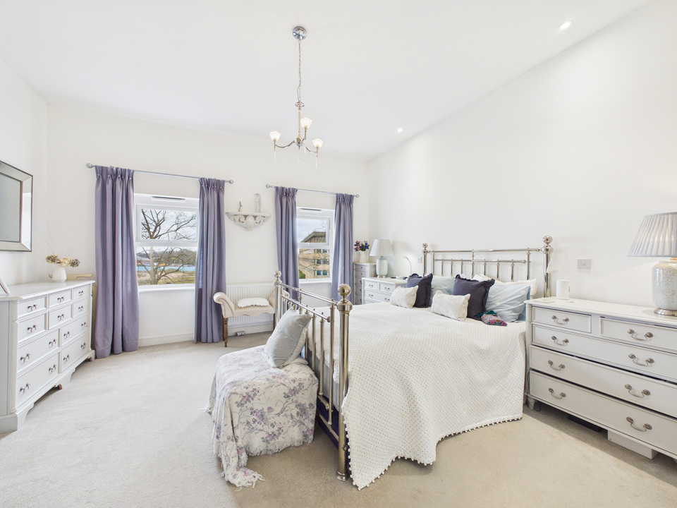 4 bed terraced house for sale in Parsonage Road, Horsham, West Sussex - Property Image 10