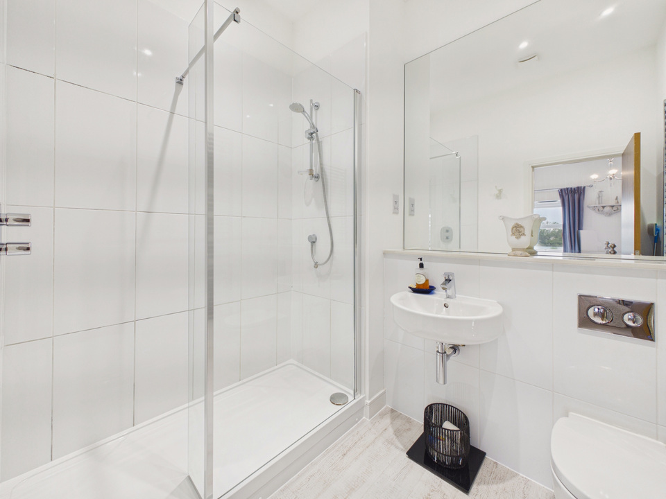 4 bed terraced house for sale in Parsonage Road, Horsham, West Sussex  - Property Image 7