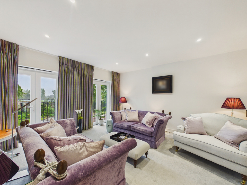 4 bed terraced house for sale in Parsonage Road, Horsham, West Sussex  - Property Image 2
