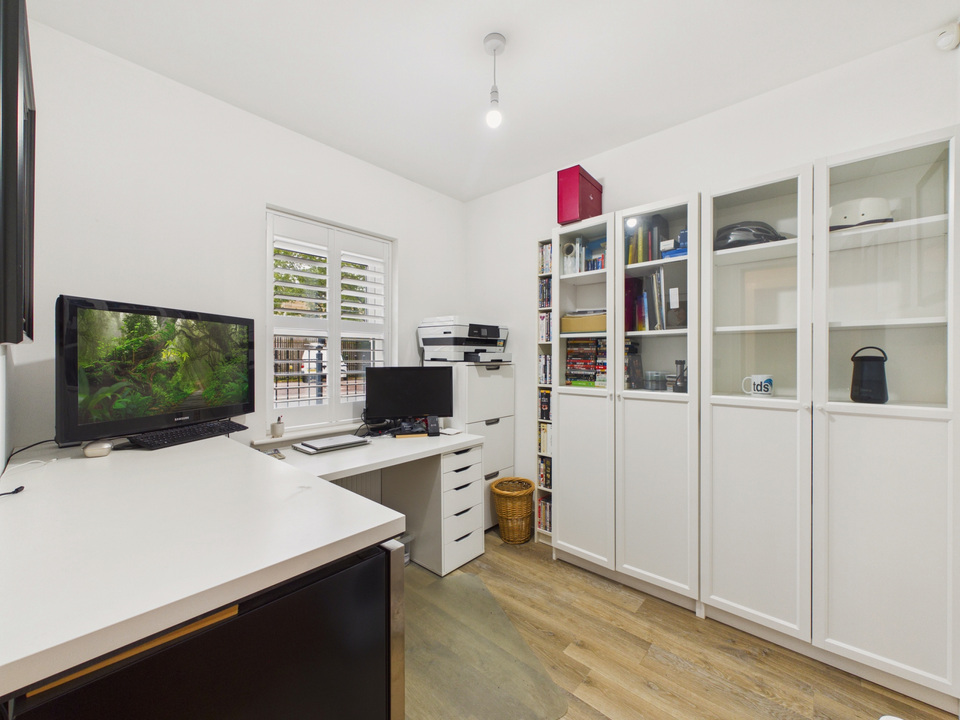 4 bed terraced house for sale in Parsonage Road, Horsham, West Sussex  - Property Image 18