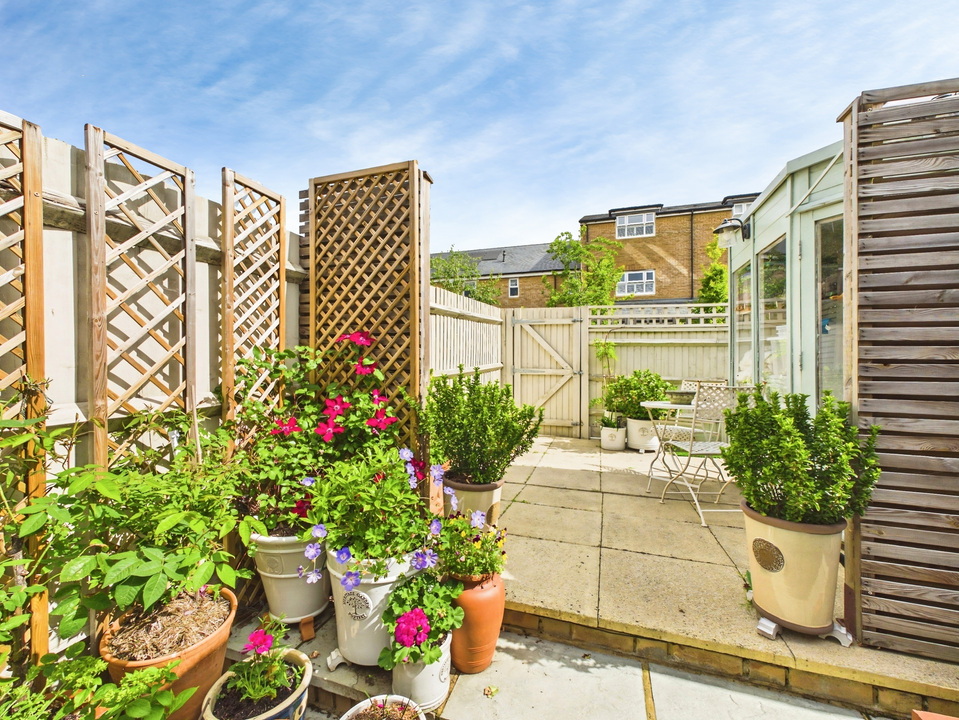 4 bed terraced house for sale in Parsonage Road, Horsham, West Sussex  - Property Image 15