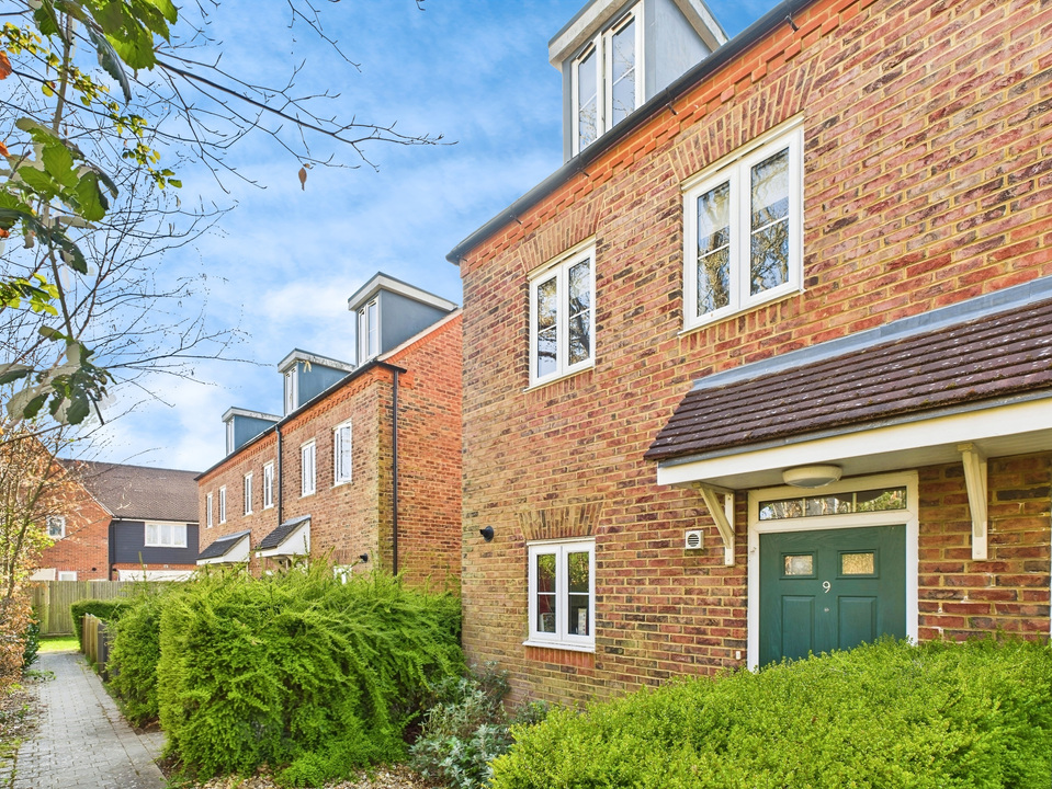 3 bed town house for sale in Staples Close, Broadbridge Heath