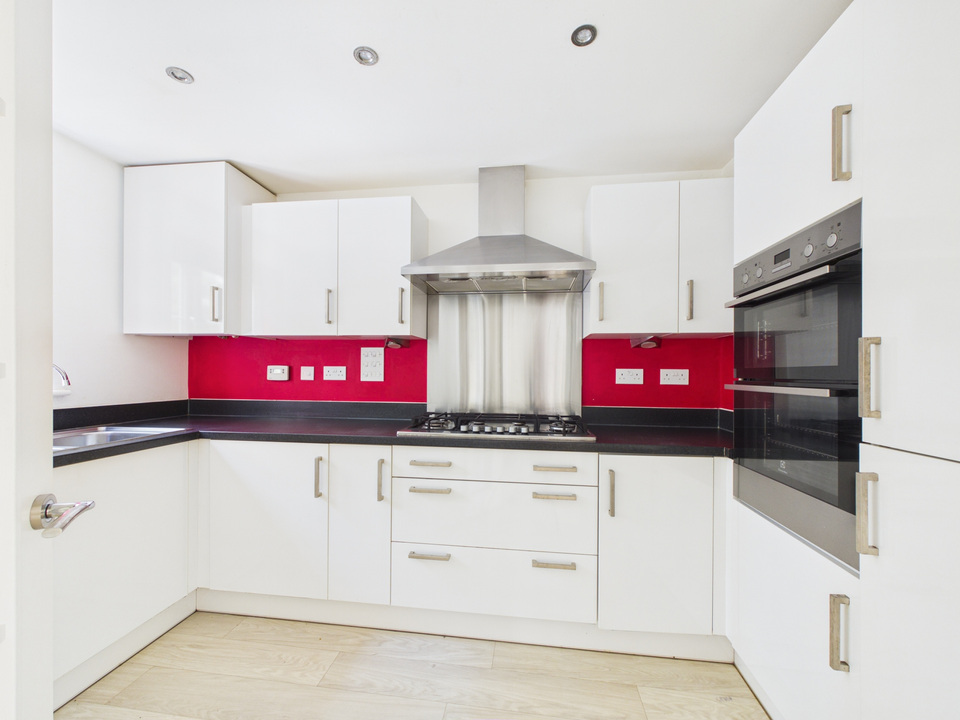 3 bed town house for sale in Staples Close, Broadbridge Heath  - Property Image 2