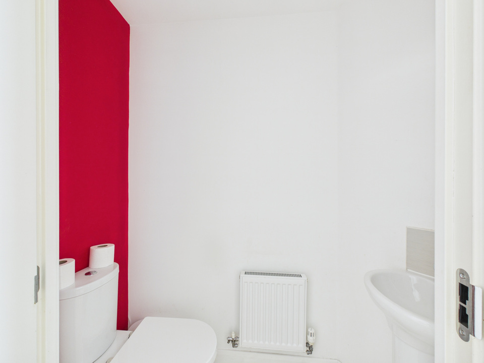 3 bed town house for sale in Staples Close, Broadbridge Heath  - Property Image 10