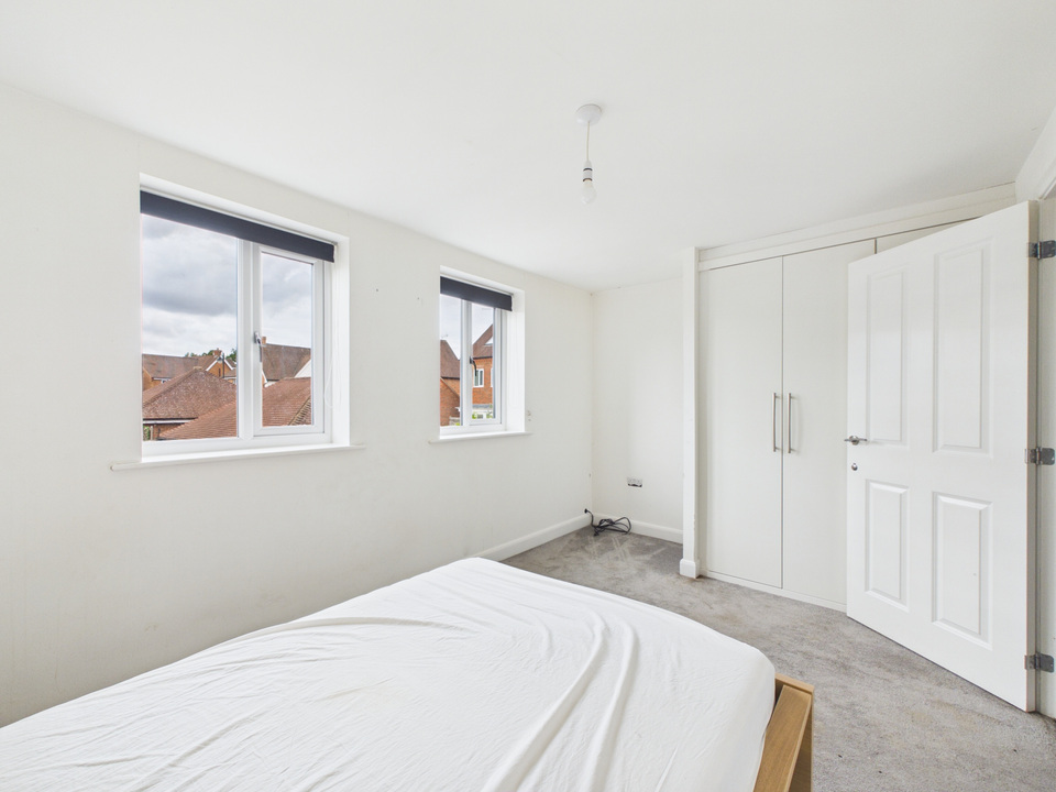3 bed town house for sale in Staples Close, Broadbridge Heath  - Property Image 11