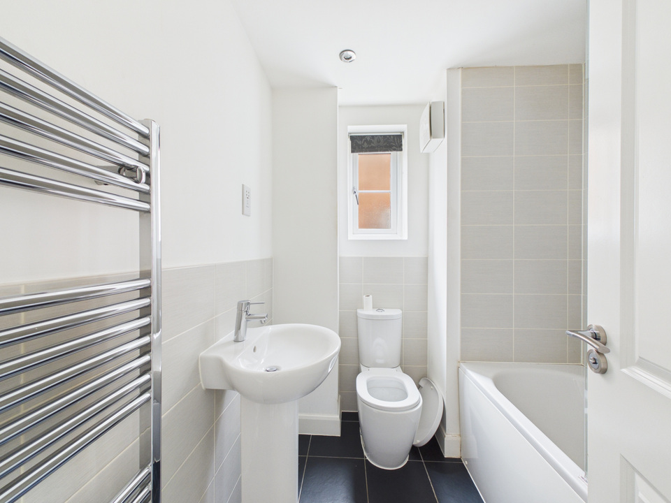 3 bed town house for sale in Staples Close, Broadbridge Heath  - Property Image 13