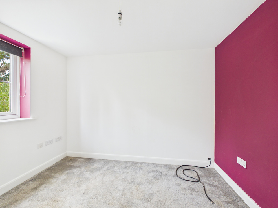 3 bed town house for sale in Staples Close, Broadbridge Heath  - Property Image 14