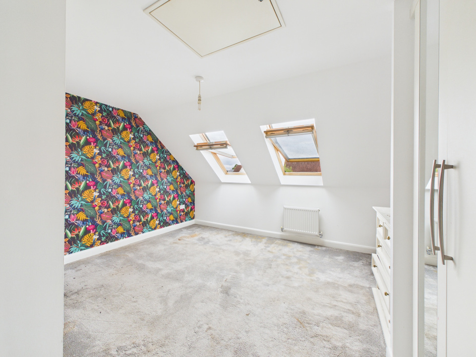 3 bed town house for sale in Staples Close, Broadbridge Heath  - Property Image 15