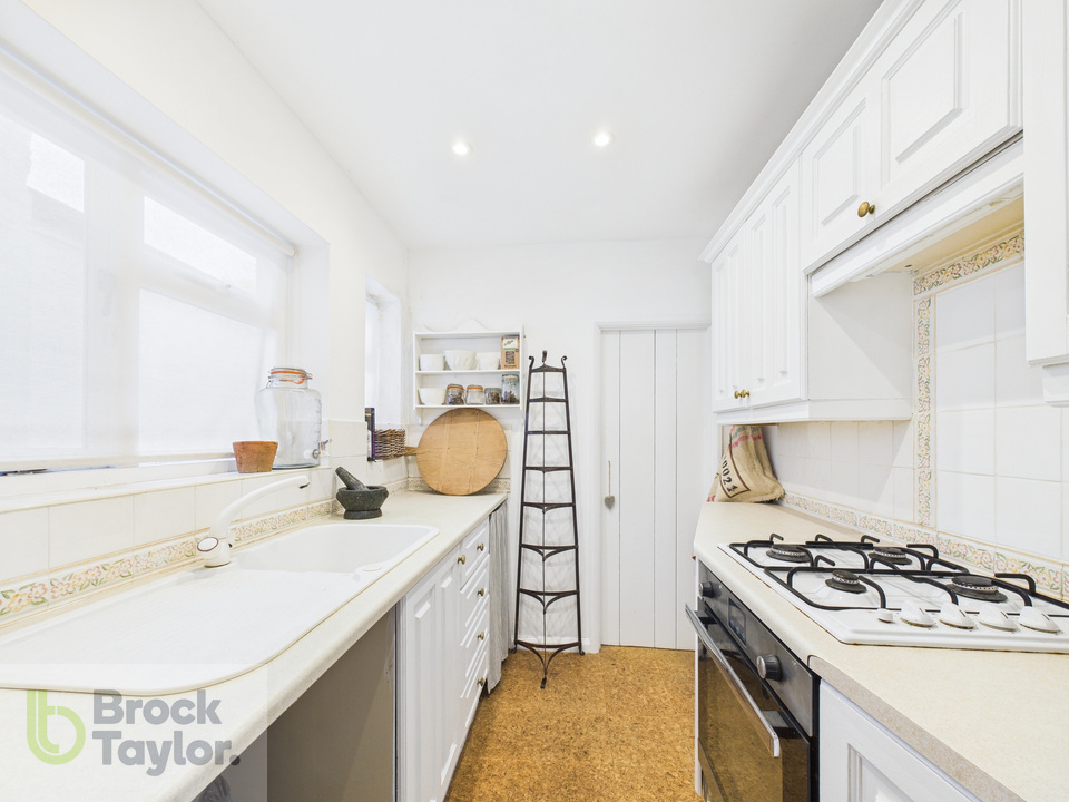2 bed terraced house for sale in South Street, Cuckfield  - Property Image 3