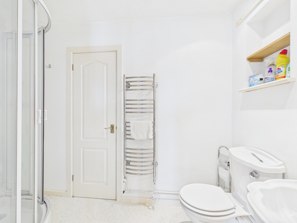 3 bed semi-detached house for sale in Woodland Way, Horsham, RH13 6AH  - Property Image 14