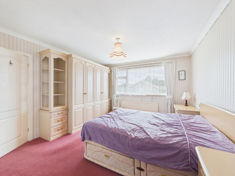 3 bed semi-detached house for sale in Woodland Way, Horsham, RH13 6AH  - Property Image 4