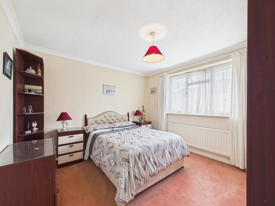 3 bed semi-detached house for sale in Woodland Way, Horsham, RH13 6AH  - Property Image 5