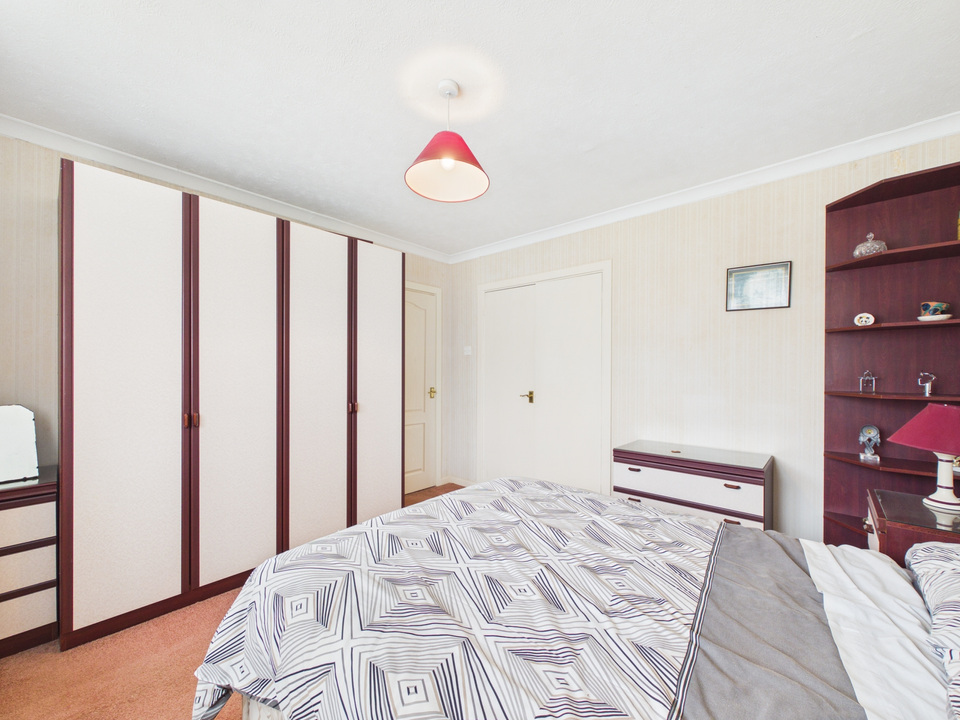 3 bed semi-detached house for sale in Woodland Way, Horsham, RH13 6AH  - Property Image 18