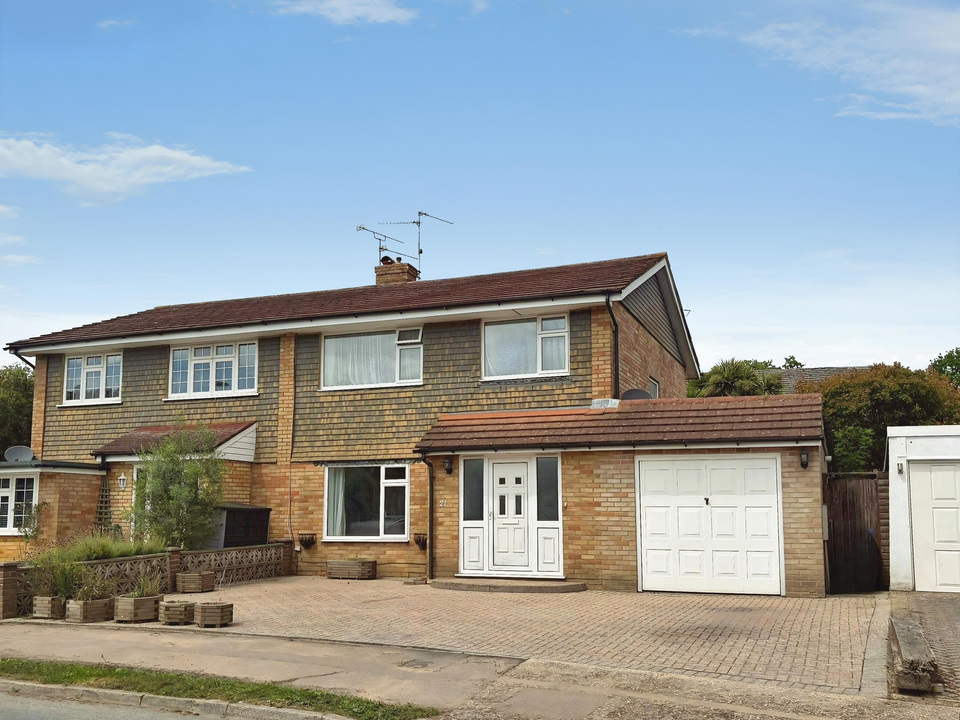 3 bed semi-detached house for sale in Woodland Way, Horsham, RH13 6AH  - Property Image 11