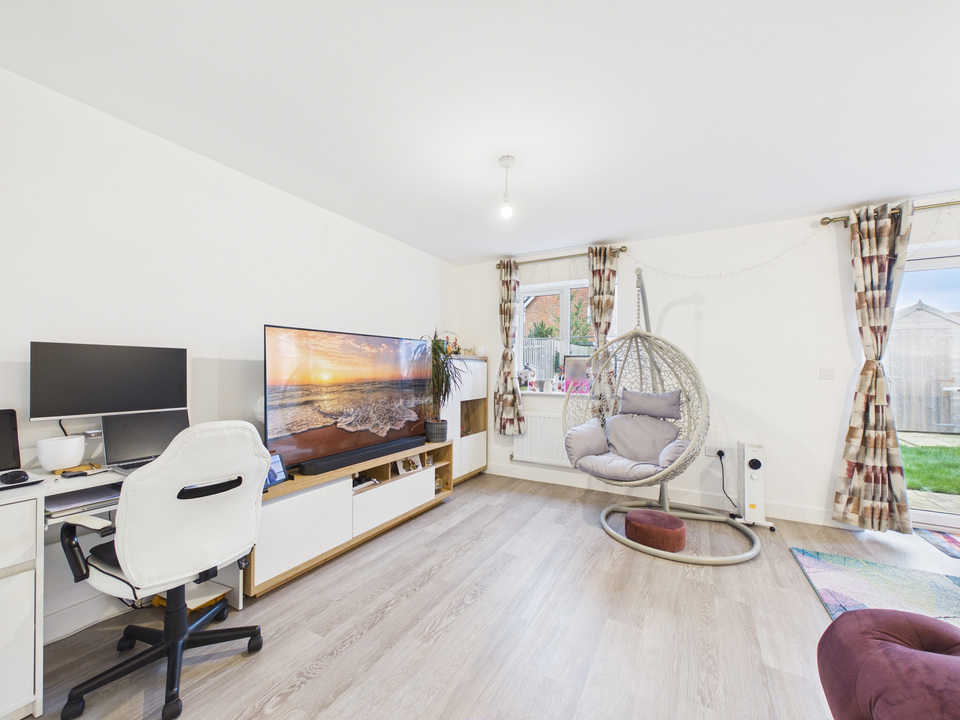 3 bed semi-detached house for sale in Somerset Road, Faygate, Horsham, West Sussex - Property Image 12