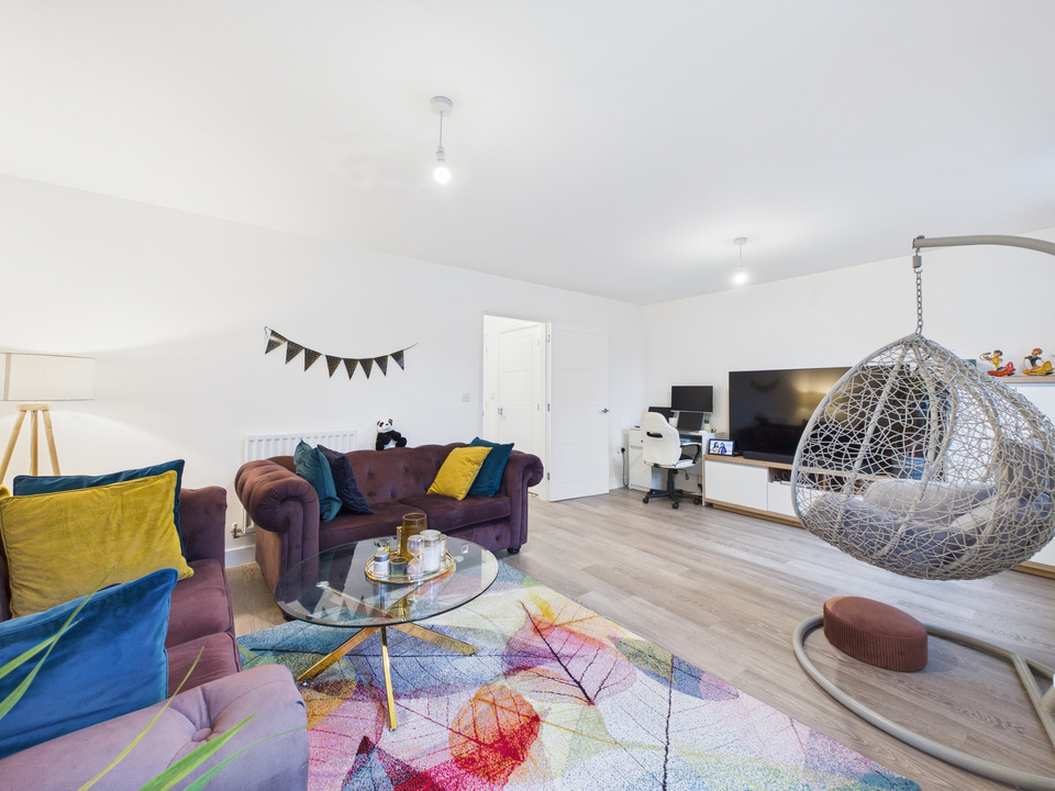 3 bed semi-detached house for sale in Somerset Road, Faygate, Horsham, West Sussex - Property Image 13