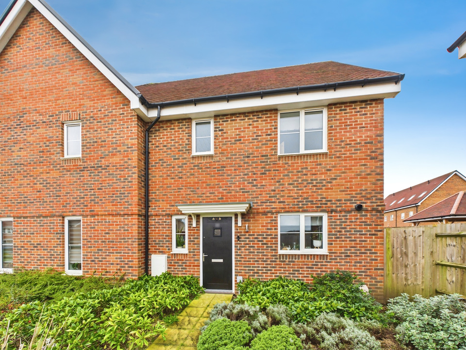 3 bed semi-detached house for sale in Somerset Road, Faygate, Horsham, West Sussex - Property Image 11