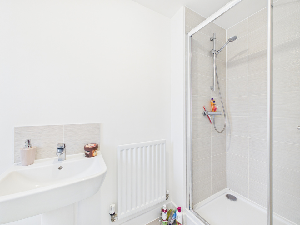 3 bed semi-detached house for sale in Somerset Road, Faygate, Horsham, West Sussex - Property Image 16