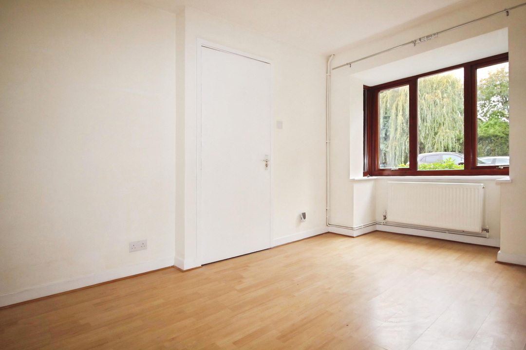 1 bed end of terrace house for sale in Kingsmead Place, Broadbridge Heath, RH12 3TA  - Property Image 2