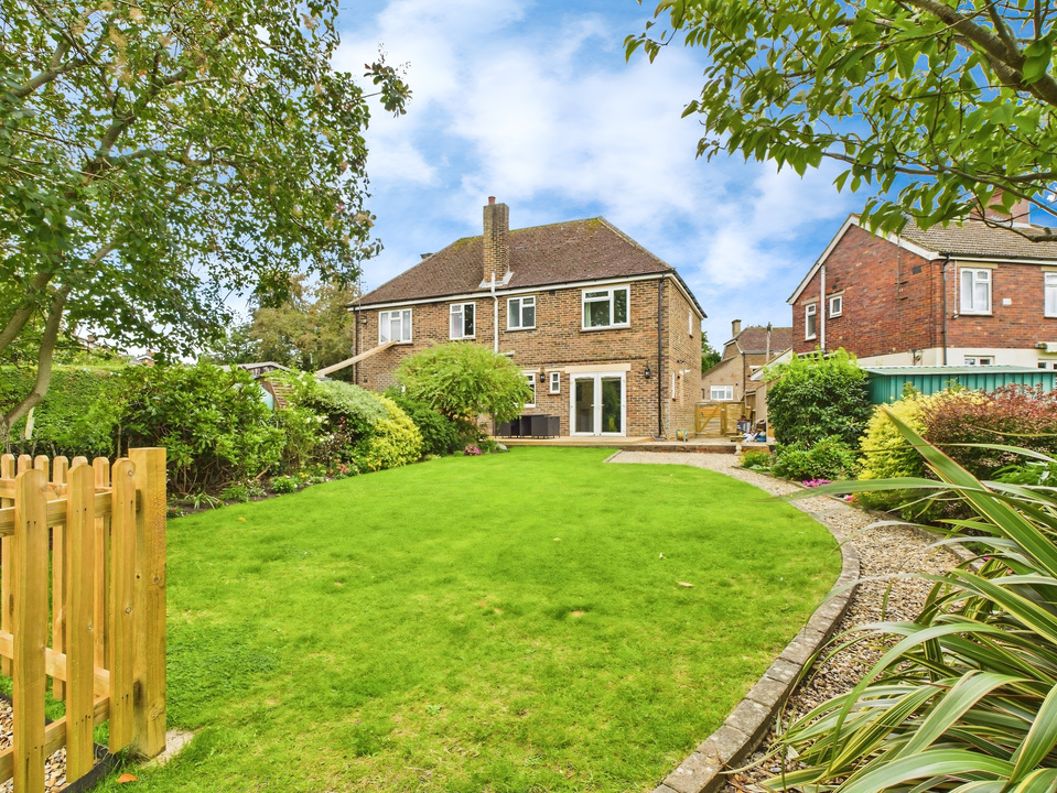 3 bed semi-detached house for sale in Bostock Avenue, Horsham - Property Image 7