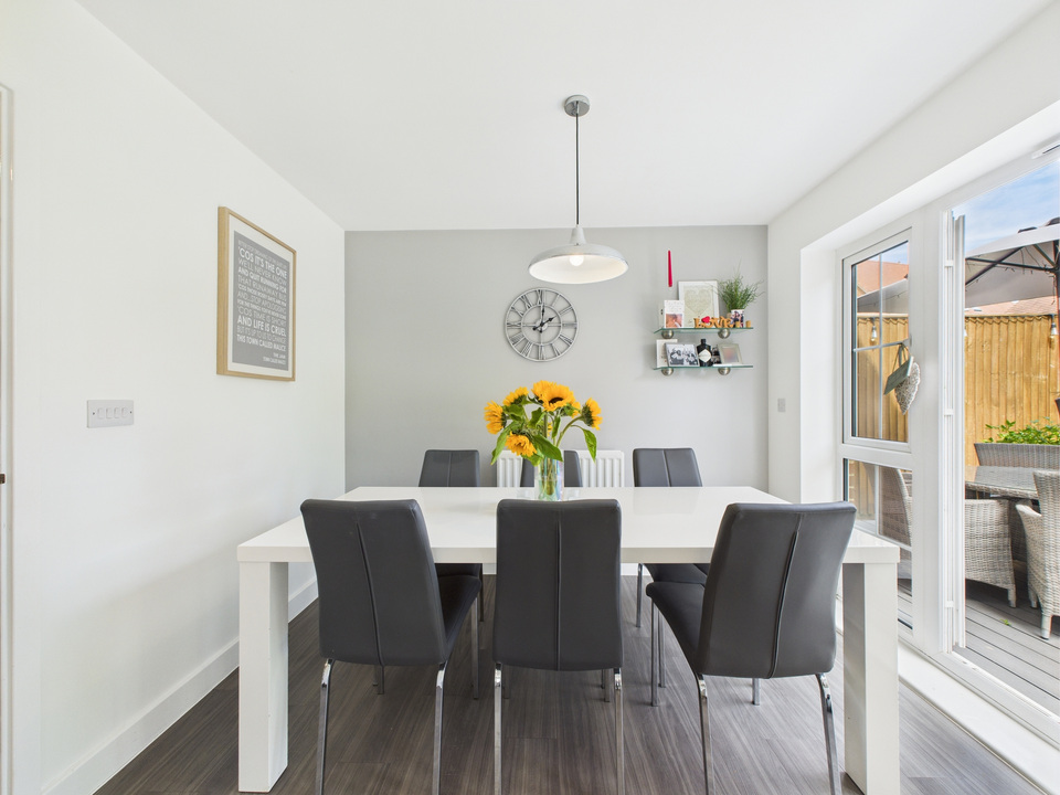 3 bed detached house for sale in Rushy Field, Faygate - Property Image 4