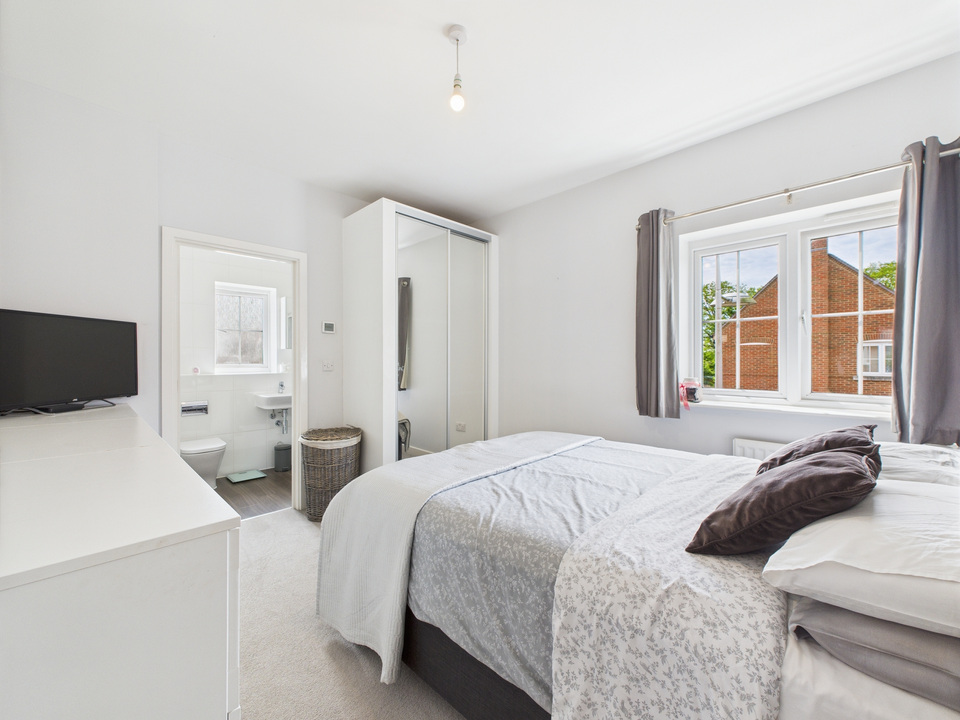 3 bed detached house for sale in Rushy Field, Faygate - Property Image 5