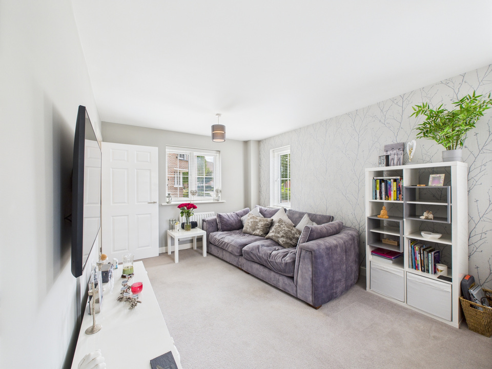 3 bed detached house for sale in Rushy Field, Faygate - Property Image 12