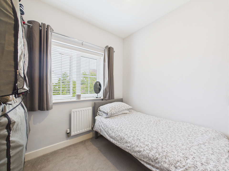 3 bed detached house for sale in Rushy Field, Faygate - Property Image 15