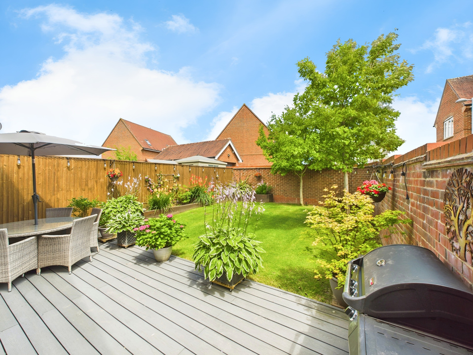 3 bed detached house for sale in Rushy Field, Faygate - Property Image 17